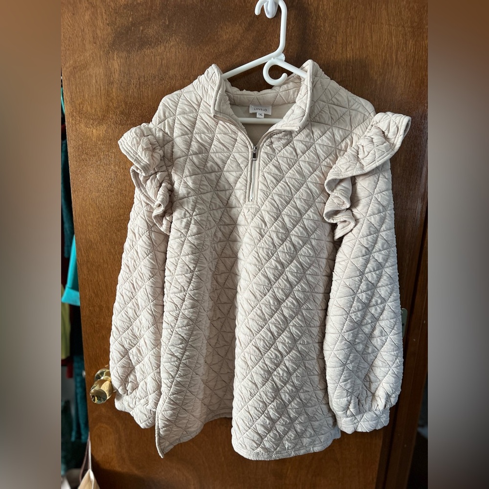 Women’s Quilted Ruffle Sleeve 1/4 Zip